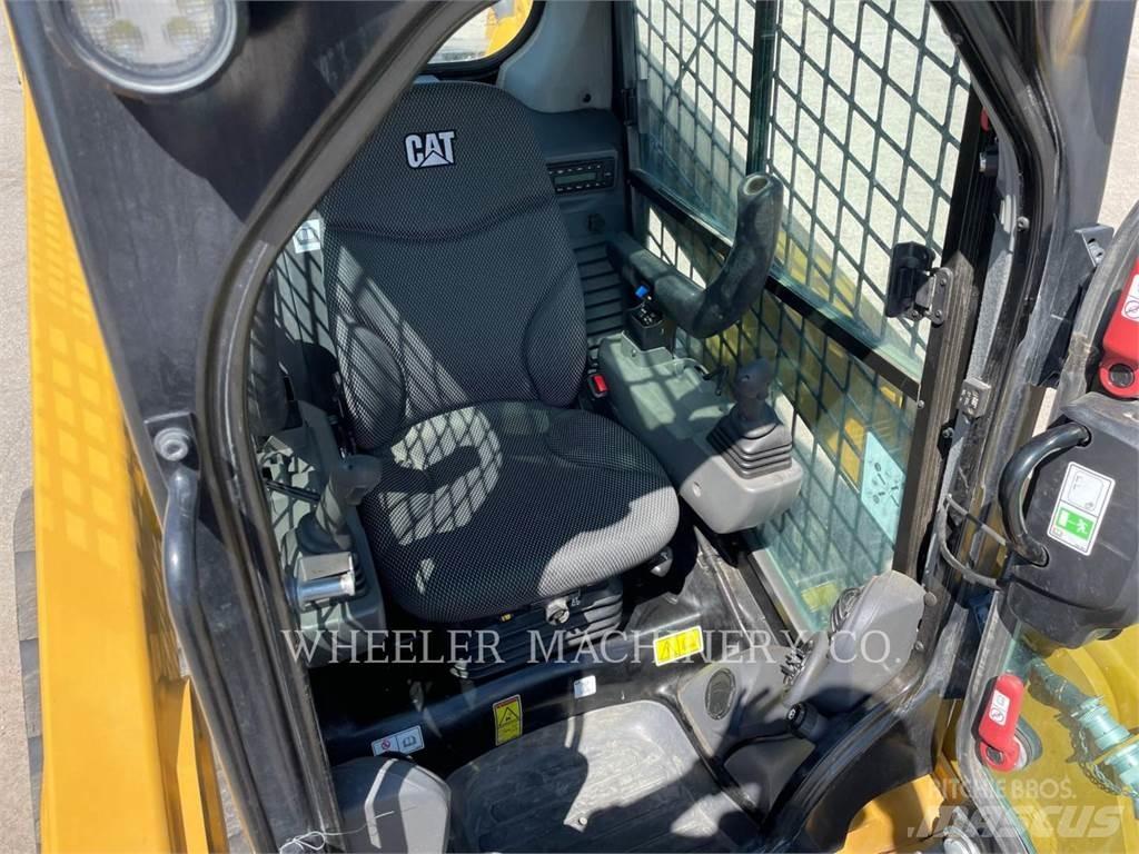 CAT 239D3 C1H2 Верижен товарач