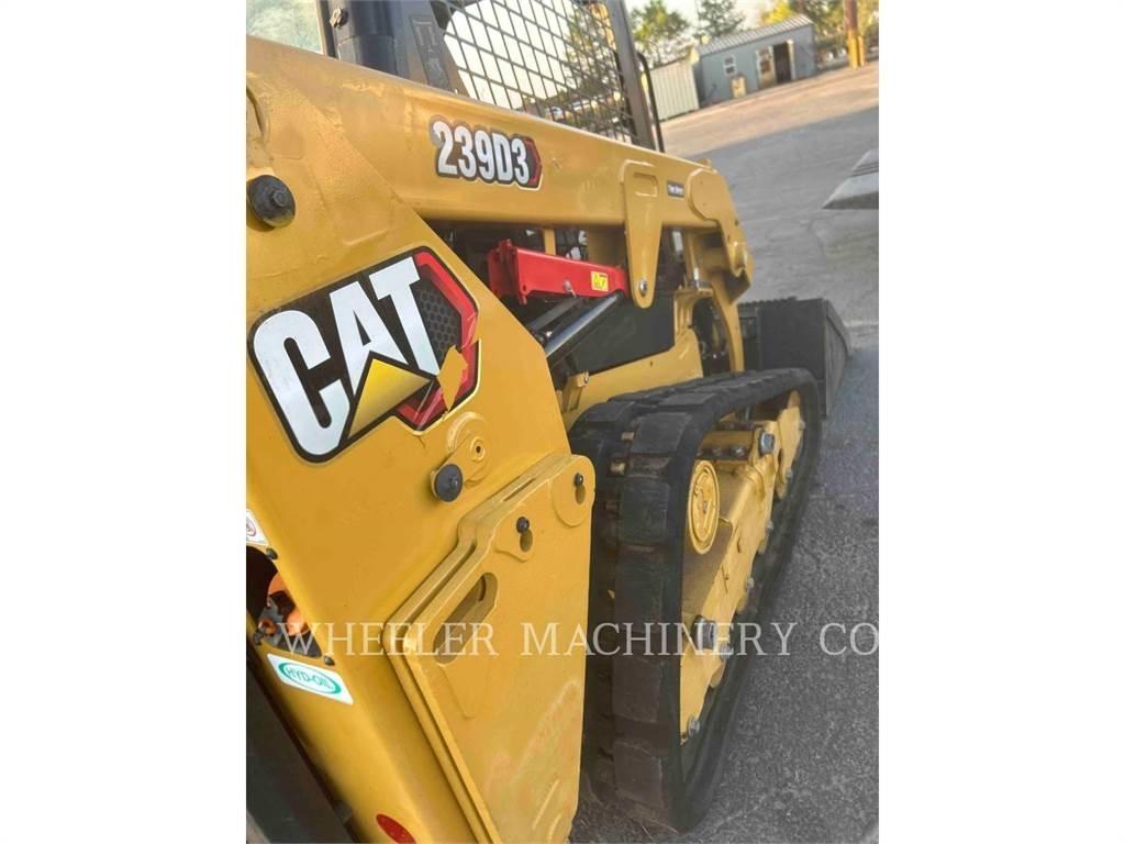 CAT 239D3 C1H2 Верижен товарач