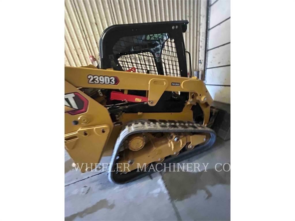 CAT 239D3 C1H2 Верижен товарач