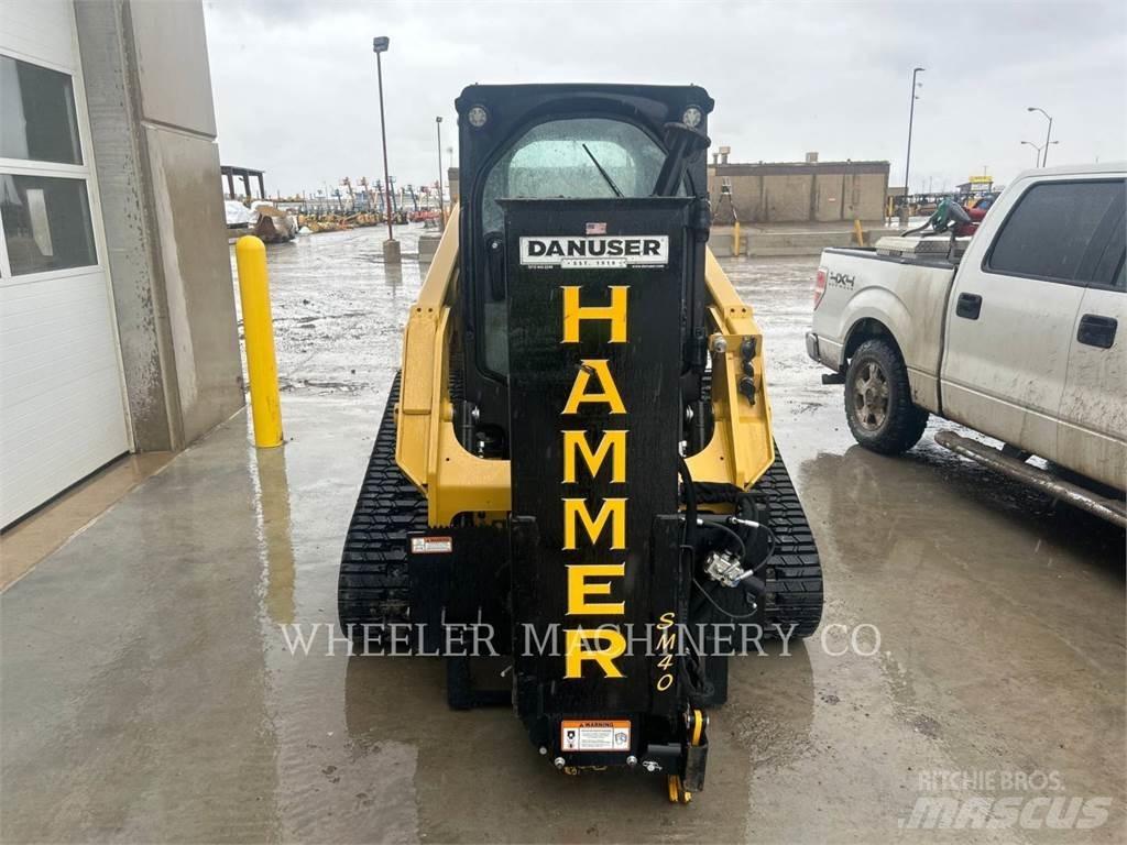 CAT 239D3 C3H2 Верижен товарач