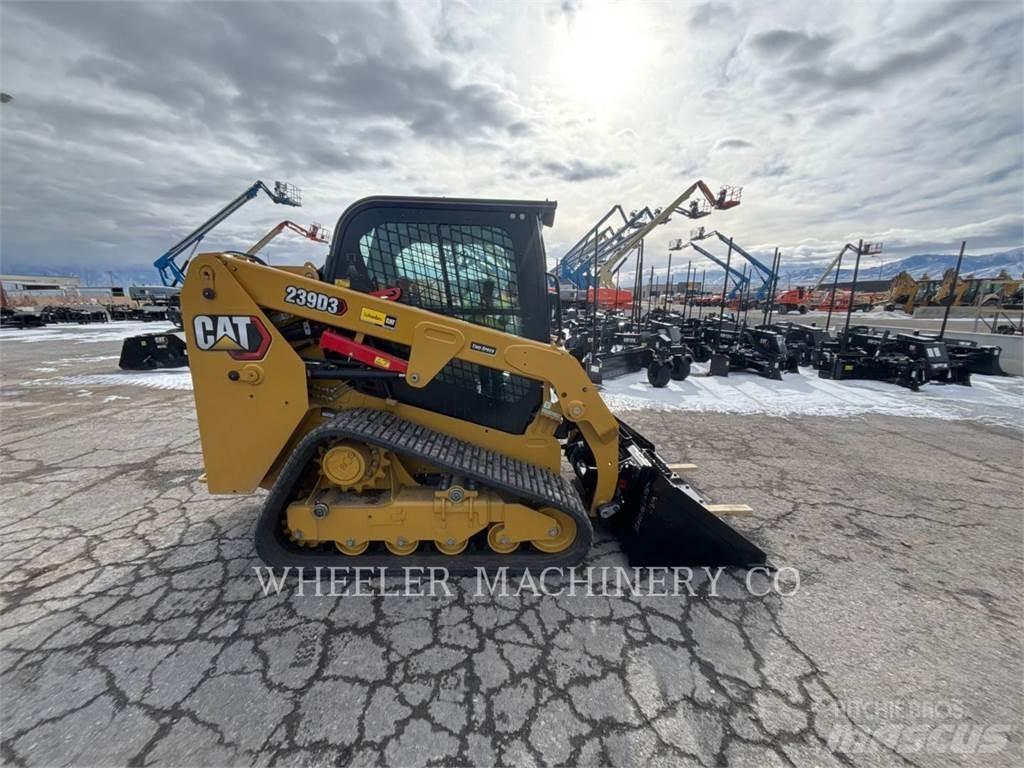 CAT 239D3 C3H2 Верижен товарач