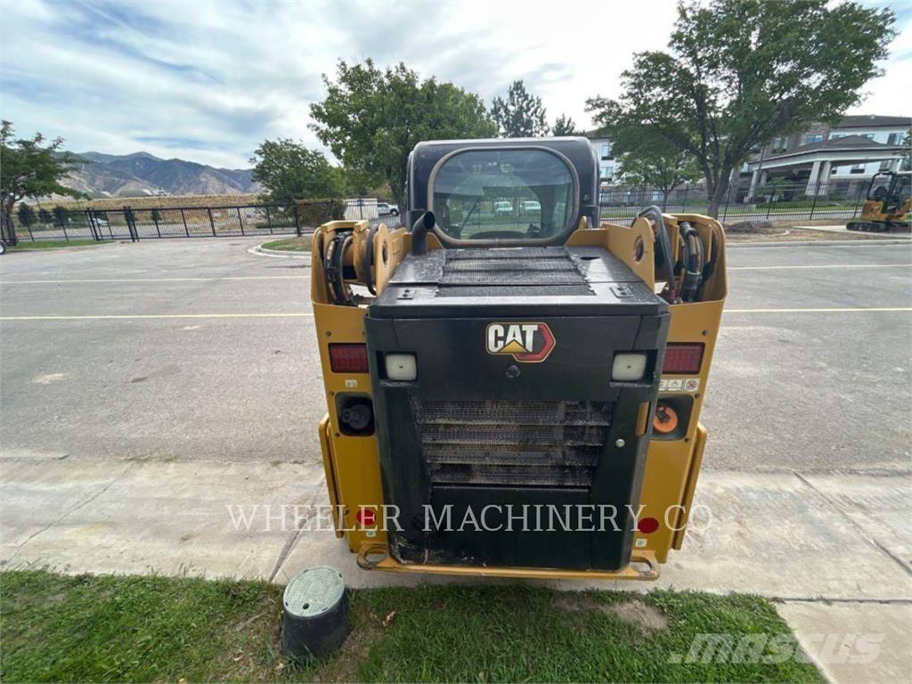 CAT 239D3 C3H2 Верижен товарач