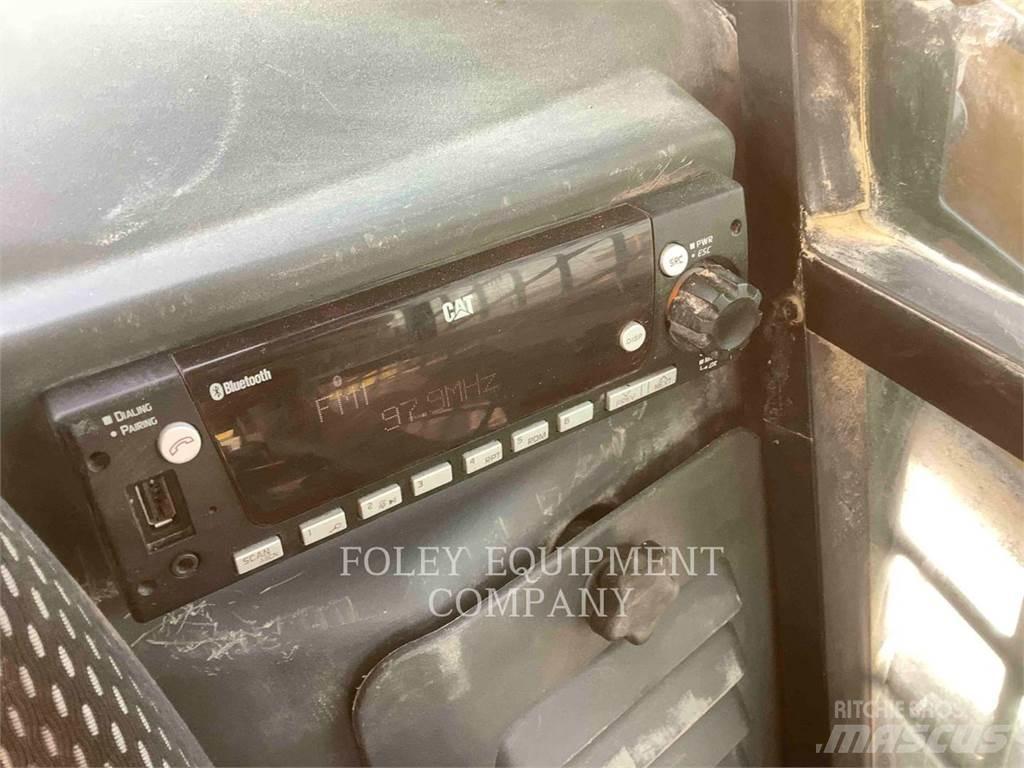 CAT 239D3STD2C Мини товарачи
