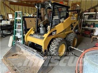 CAT 242B Мини товарачи
