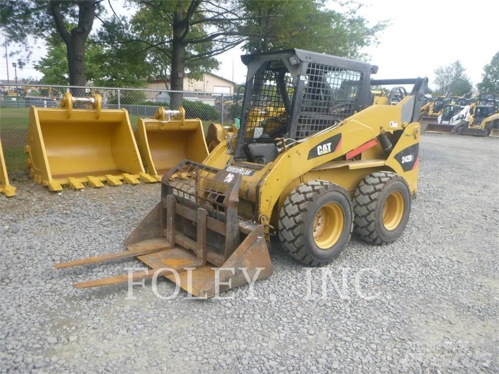 CAT 242B3 Мини товарачи
