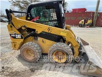 CAT 242D Мини товарачи
