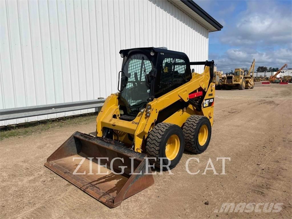 CAT 242D Мини товарачи
