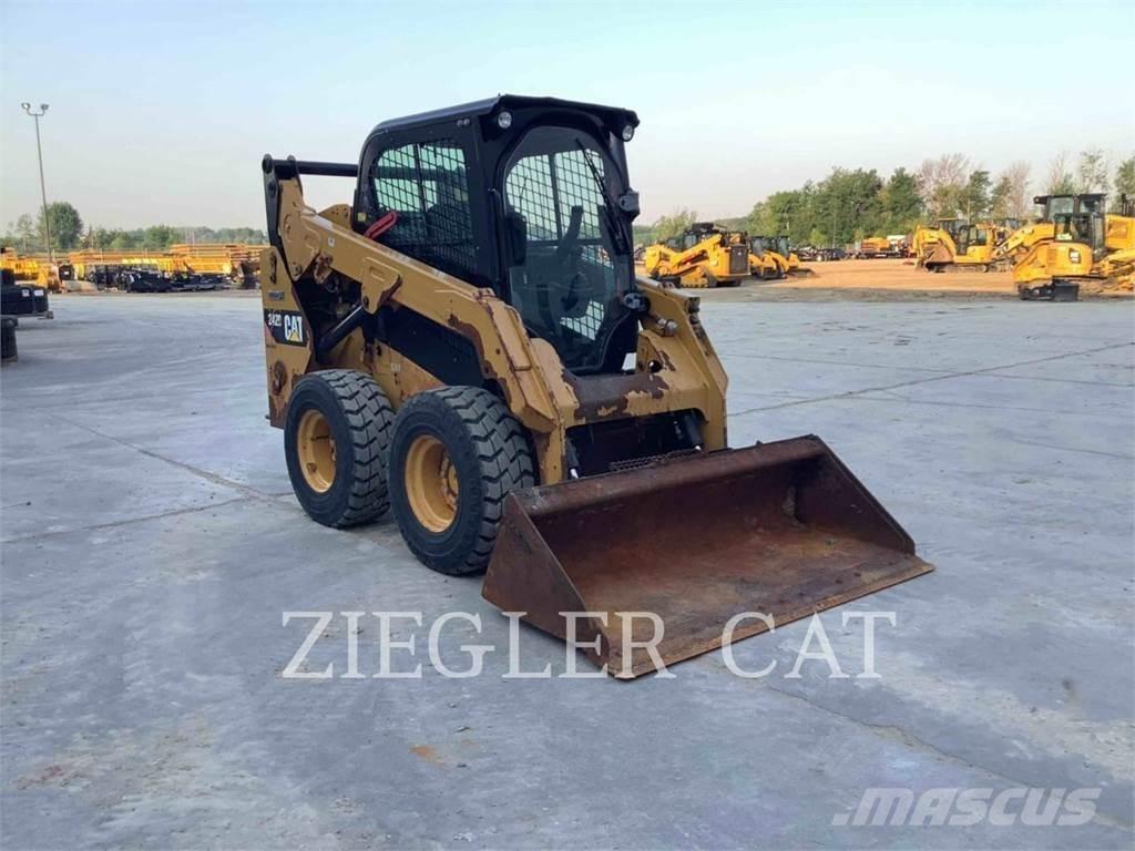 CAT 242D Мини товарачи
