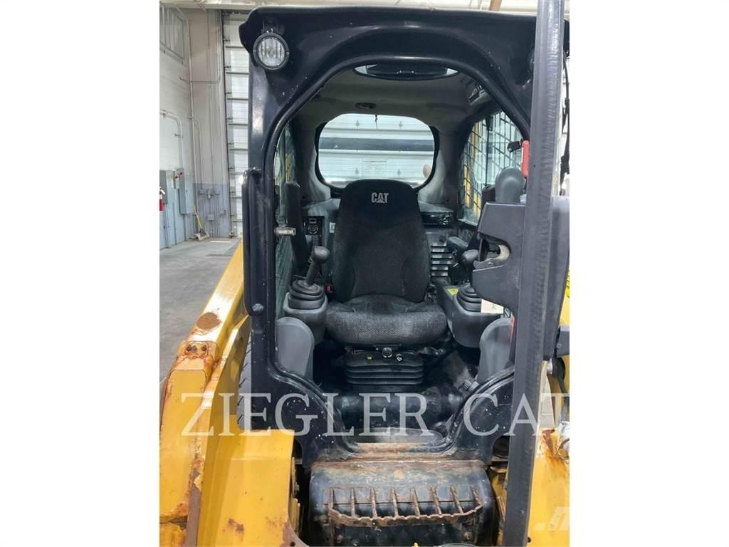 CAT 242D Мини товарачи
