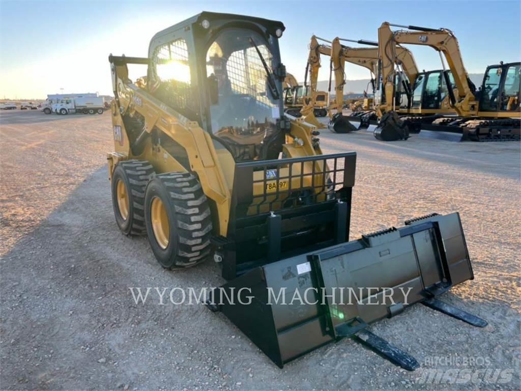 CAT 242D3 Мини товарачи
