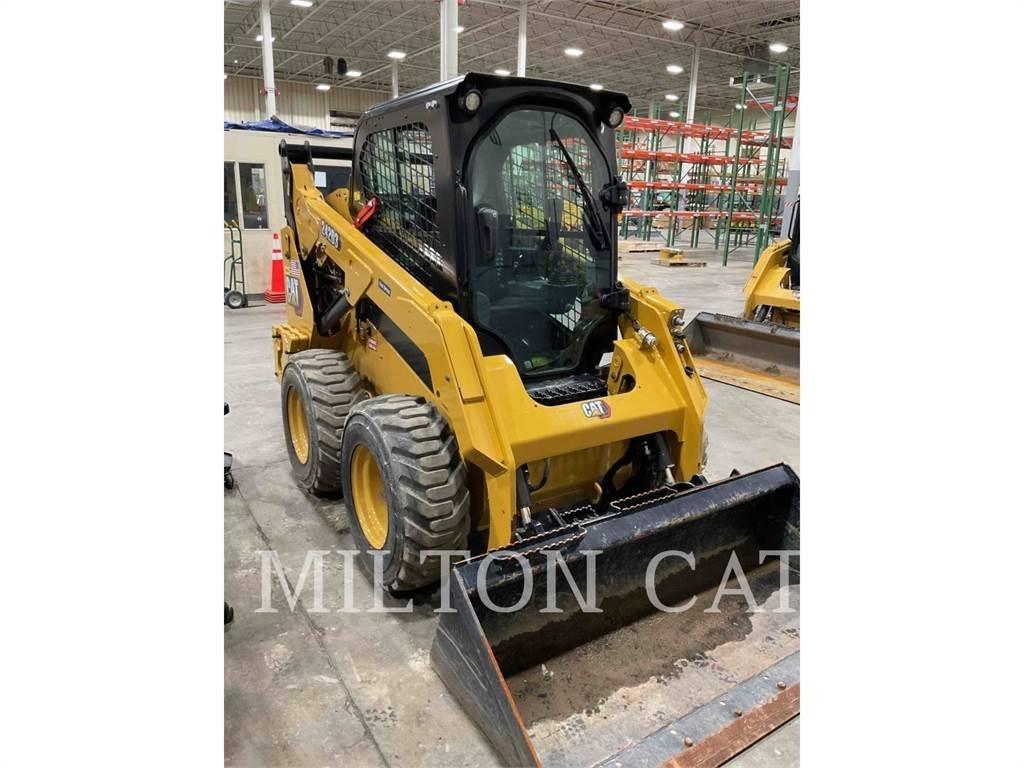 CAT 242D3 Мини товарачи
