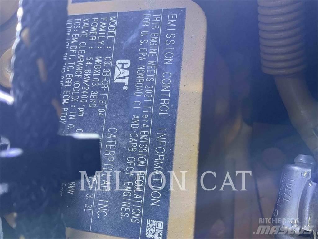 CAT 242D3 Мини товарачи
