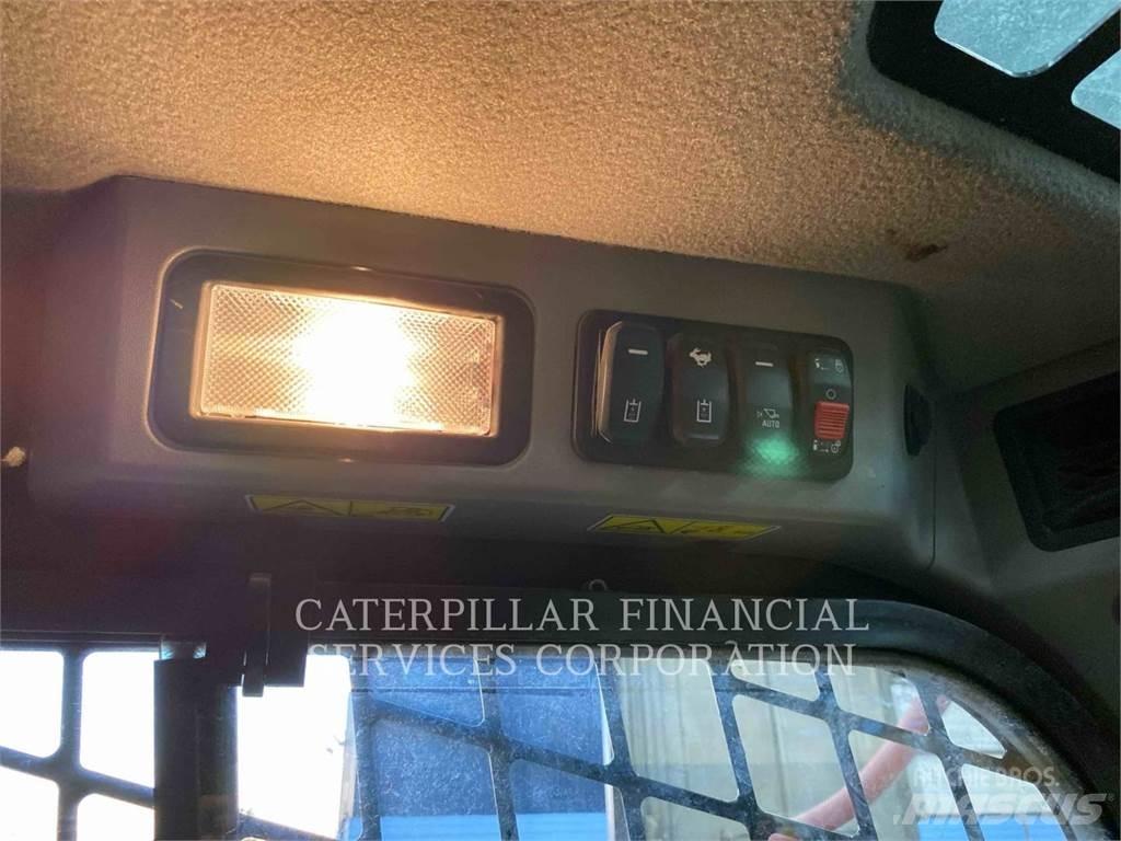 CAT 242D3 Мини товарачи
