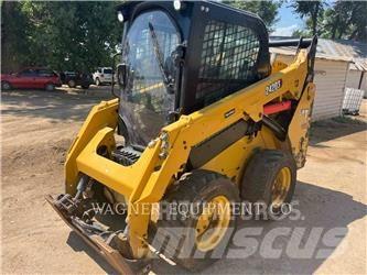 CAT 242D3 Мини товарачи
