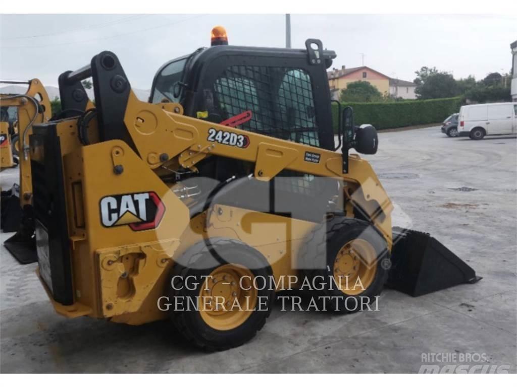 CAT 242D3 Мини товарачи
