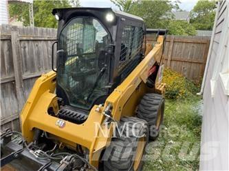 CAT 242D3 Мини товарачи
