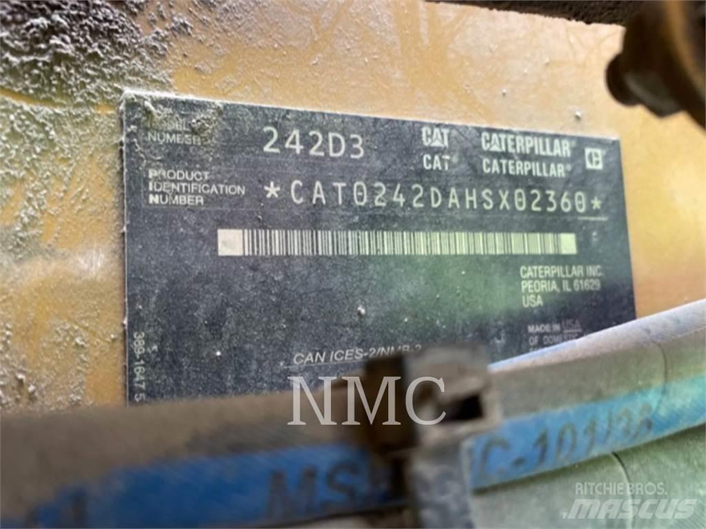CAT 242D3 Мини товарачи
