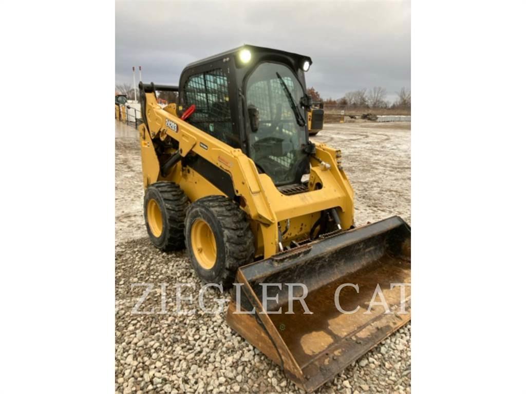 CAT 242D3 Мини товарачи
