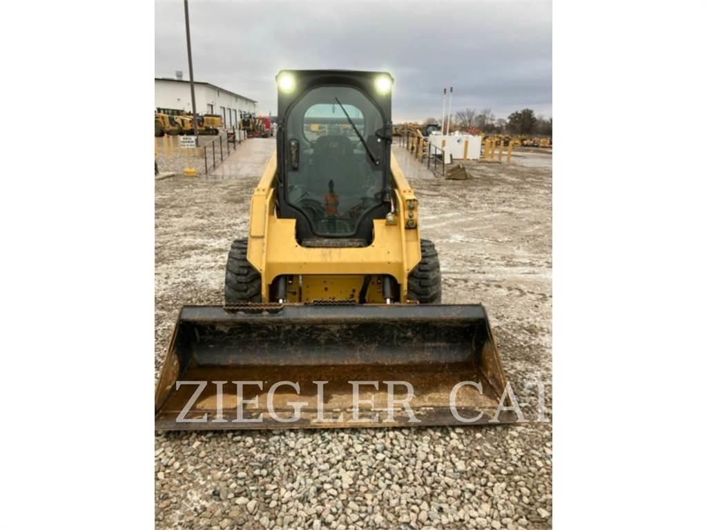 CAT 242D3 Мини товарачи
