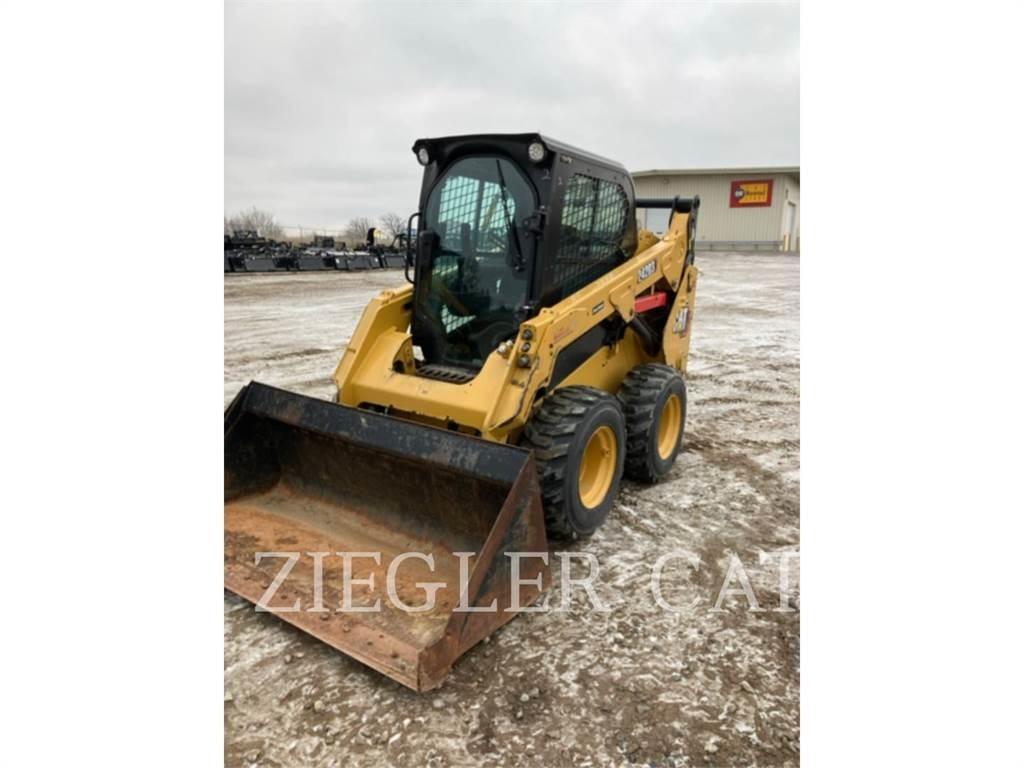 CAT 242D3 Мини товарачи
