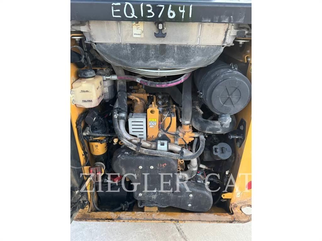 CAT 242D3 Мини товарачи
