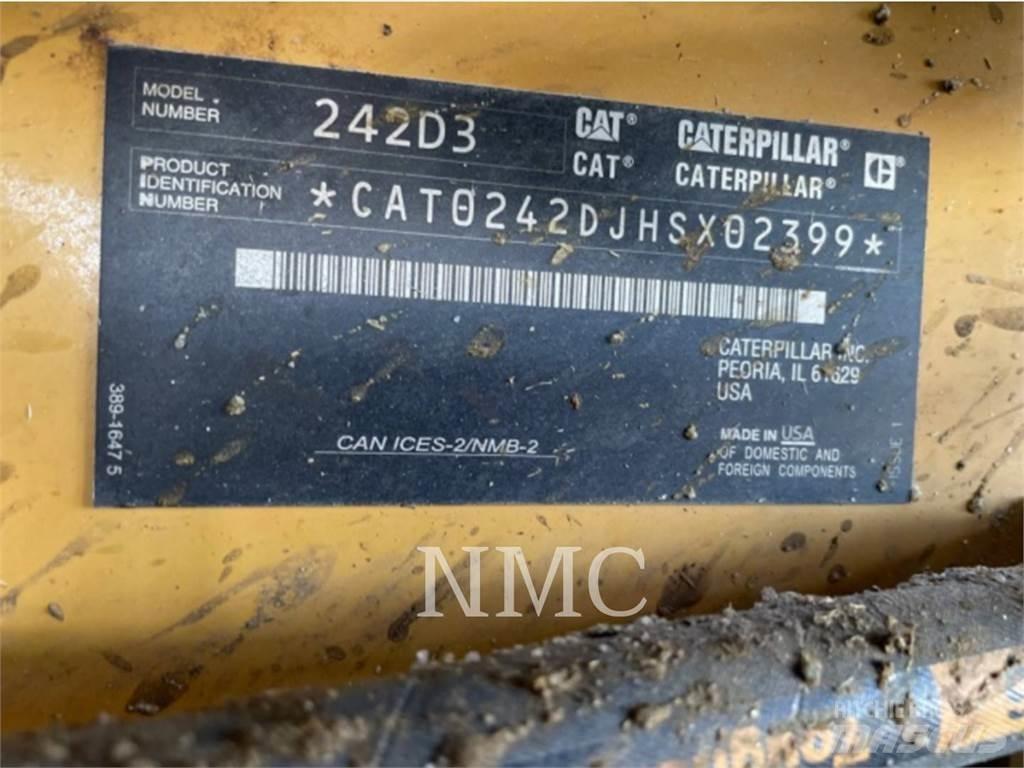 CAT 242D3 Мини товарачи

