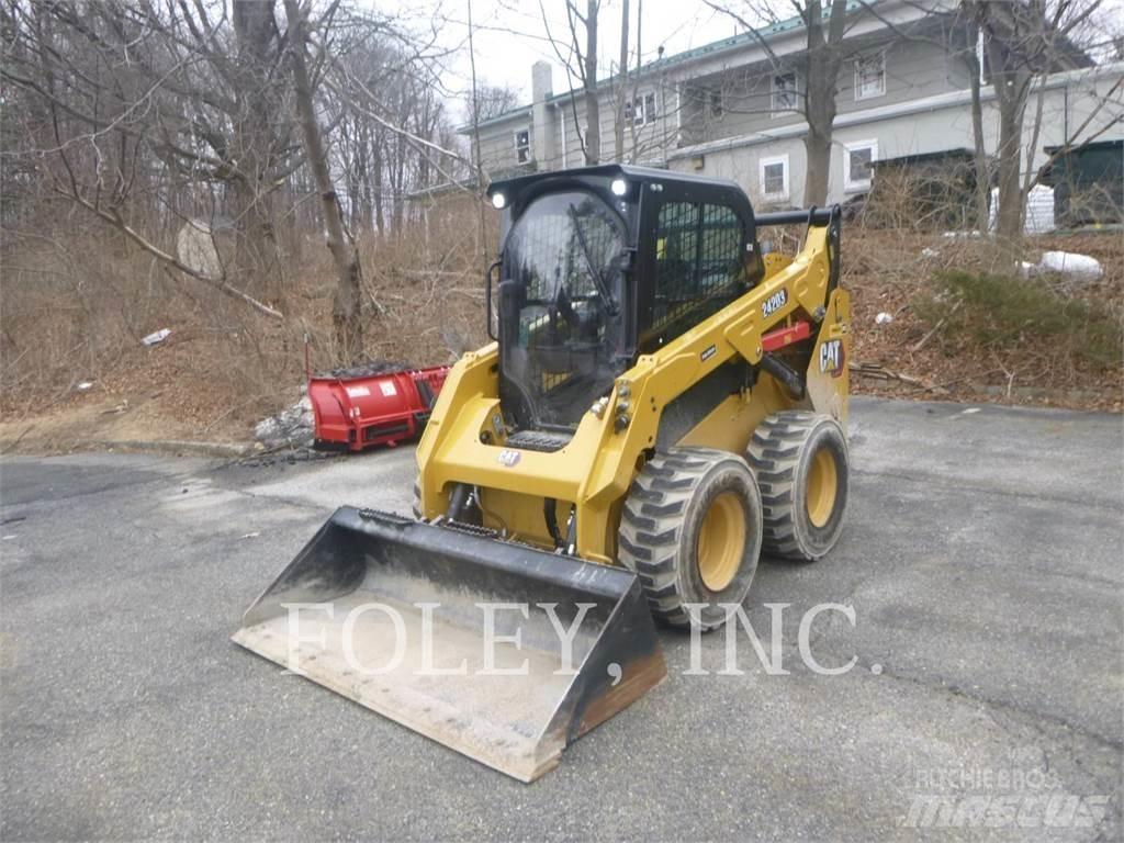CAT 242D3 Мини товарачи
