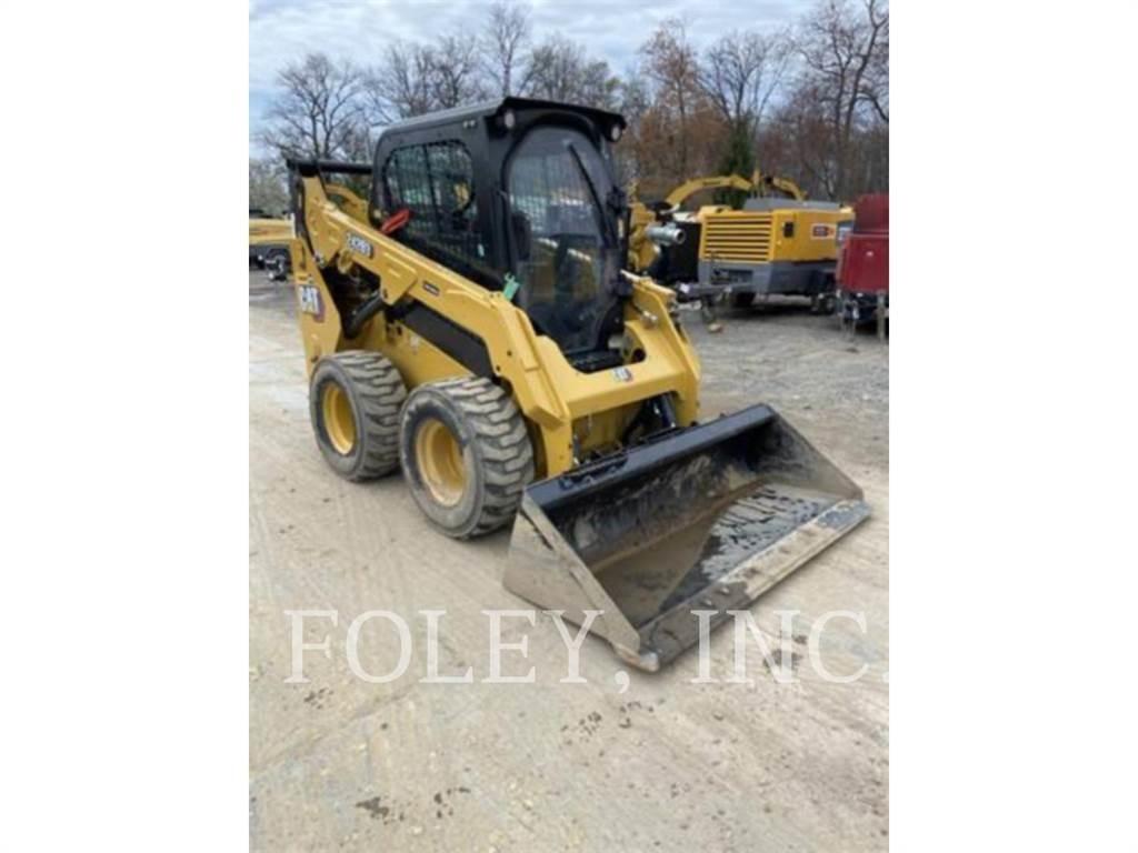 CAT 242D3 Мини товарачи
