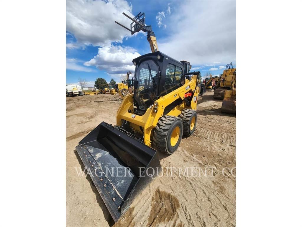 CAT 242D3 Мини товарачи
