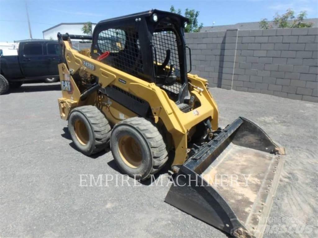 CAT 242D3 Мини товарачи
