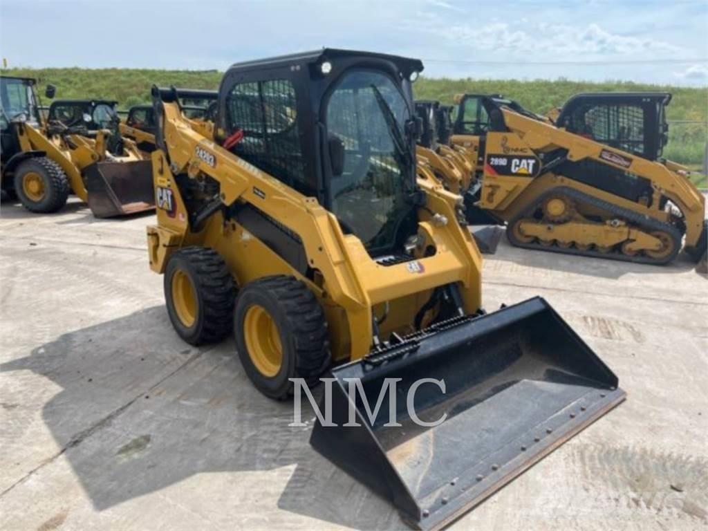 CAT 242D3 Мини товарачи
