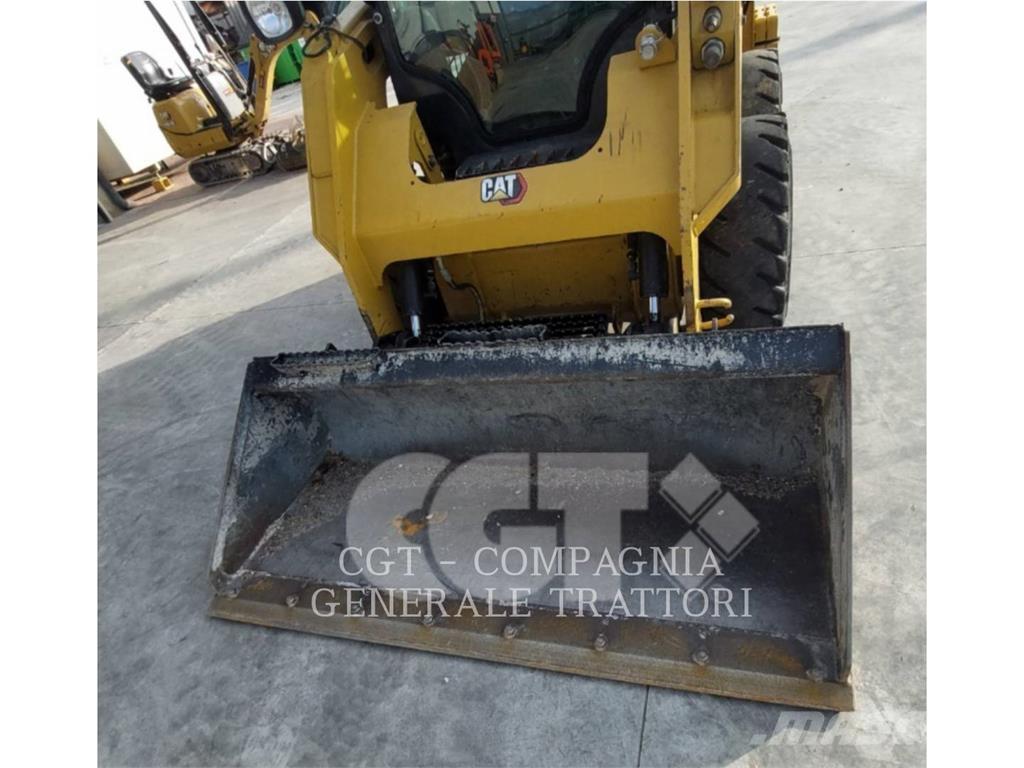 CAT 242D3 Мини товарачи
