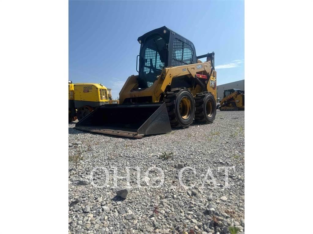CAT 242D3 C3H2 Мини товарачи
