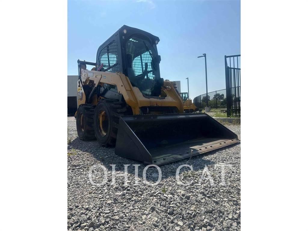 CAT 242D3 C3H2 Мини товарачи
