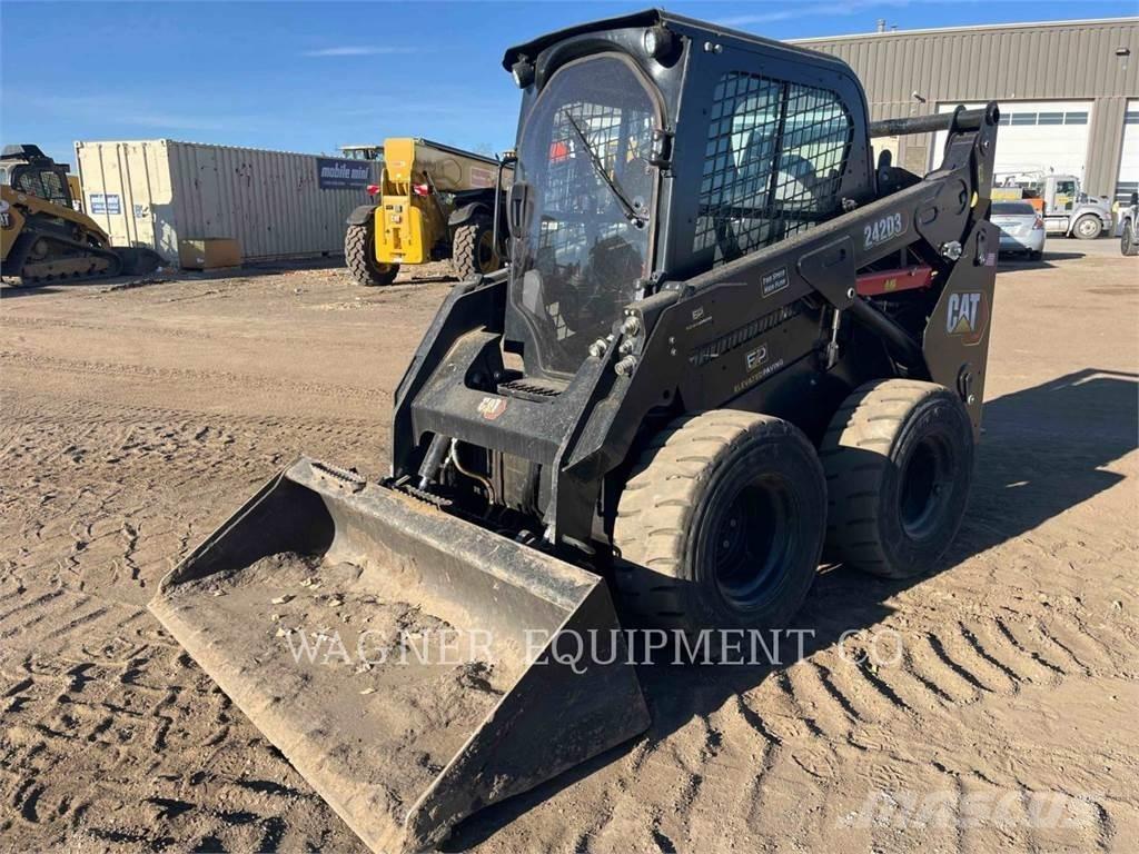 CAT 242D3 HF Мини товарачи
