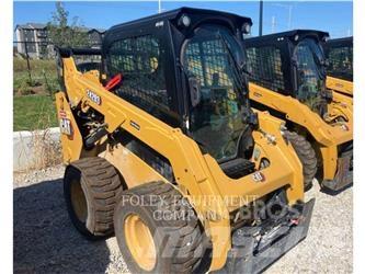 CAT 242D3STD2C Мини товарачи
