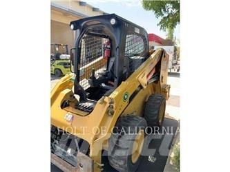 CAT 246 HF Мини товарачи
