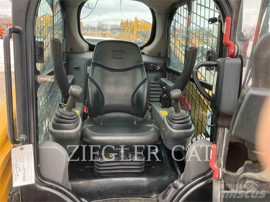 CAT 246D Мини товарачи
