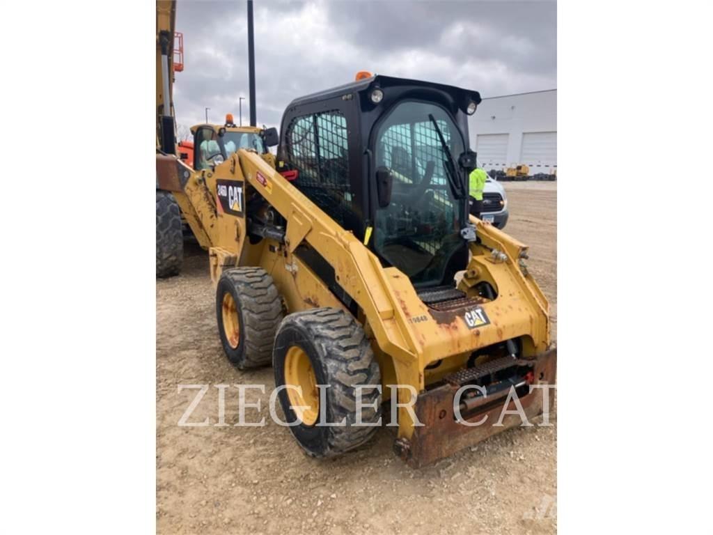 CAT 246D Мини товарачи
