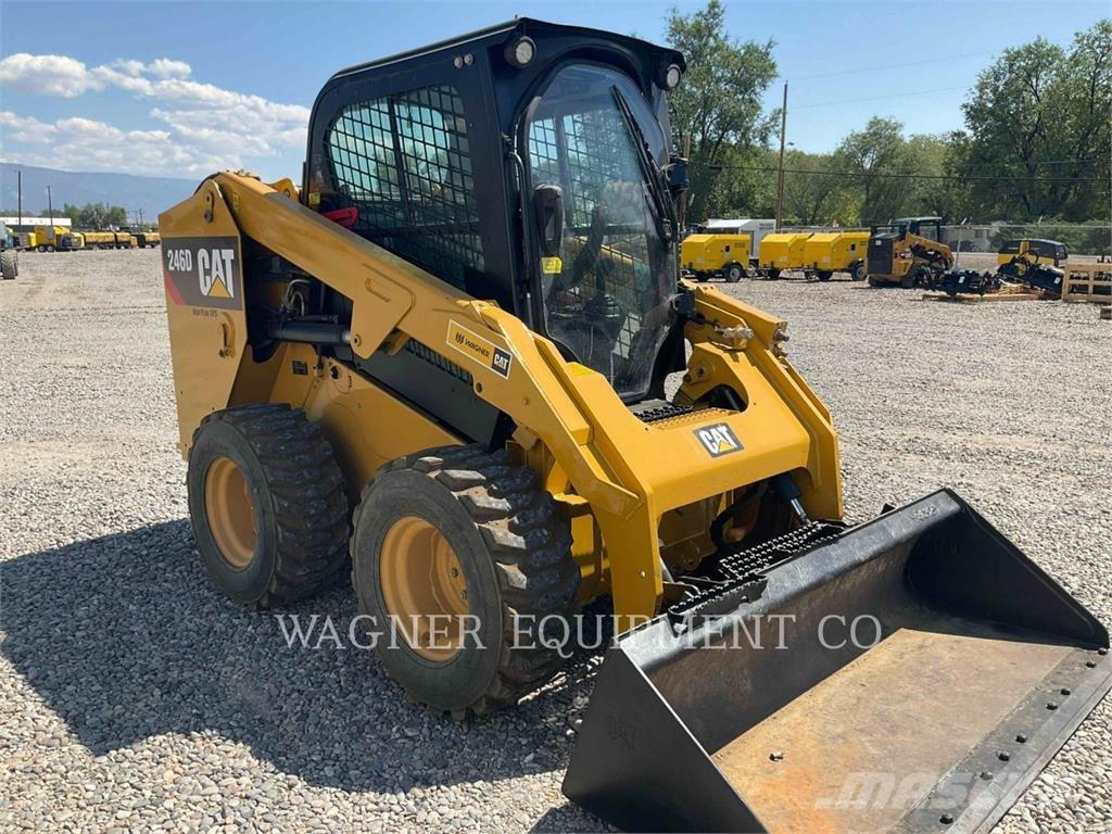 CAT 246D Мини товарачи
