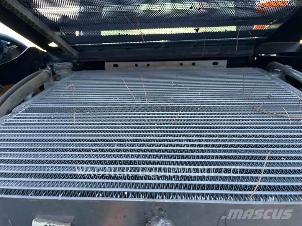 CAT 246D Мини товарачи
