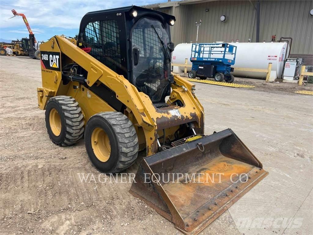 CAT 246D HF Мини товарачи
