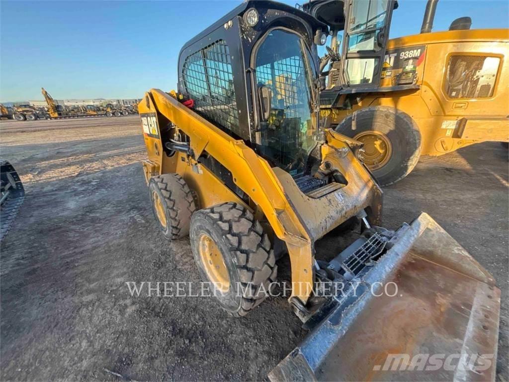 CAT 246D2 C3H4 Мини товарачи
