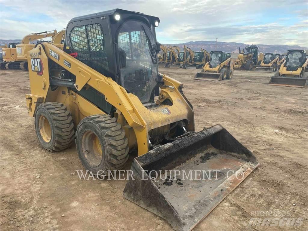 CAT 246D3 Мини товарачи
