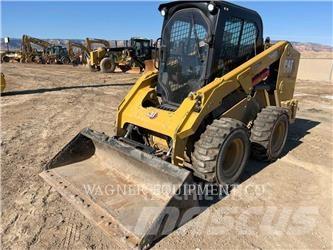 CAT 246D3 Мини товарачи
