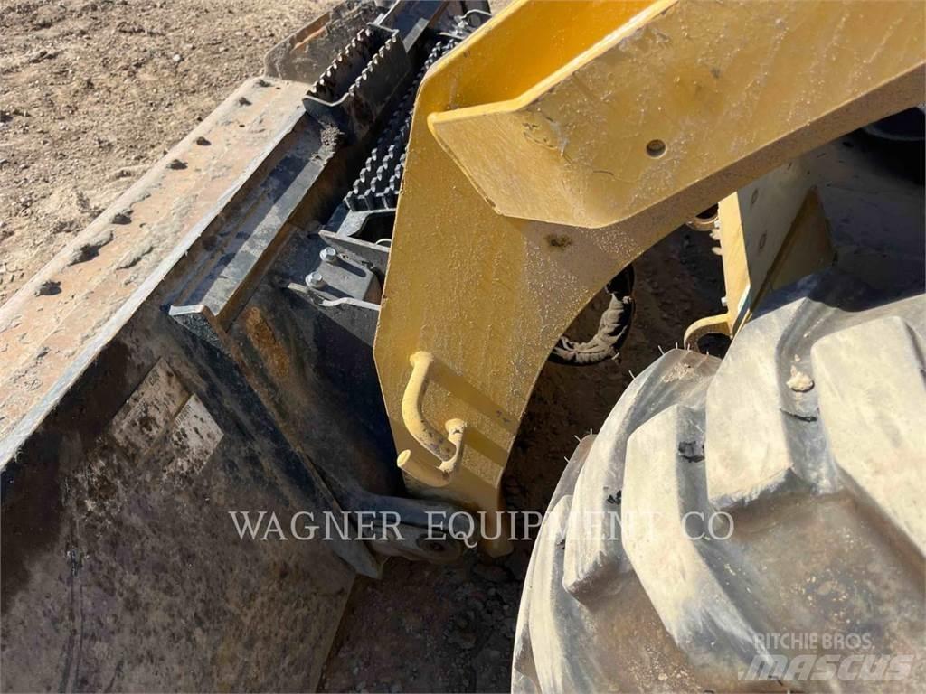 CAT 246D3 Мини товарачи
