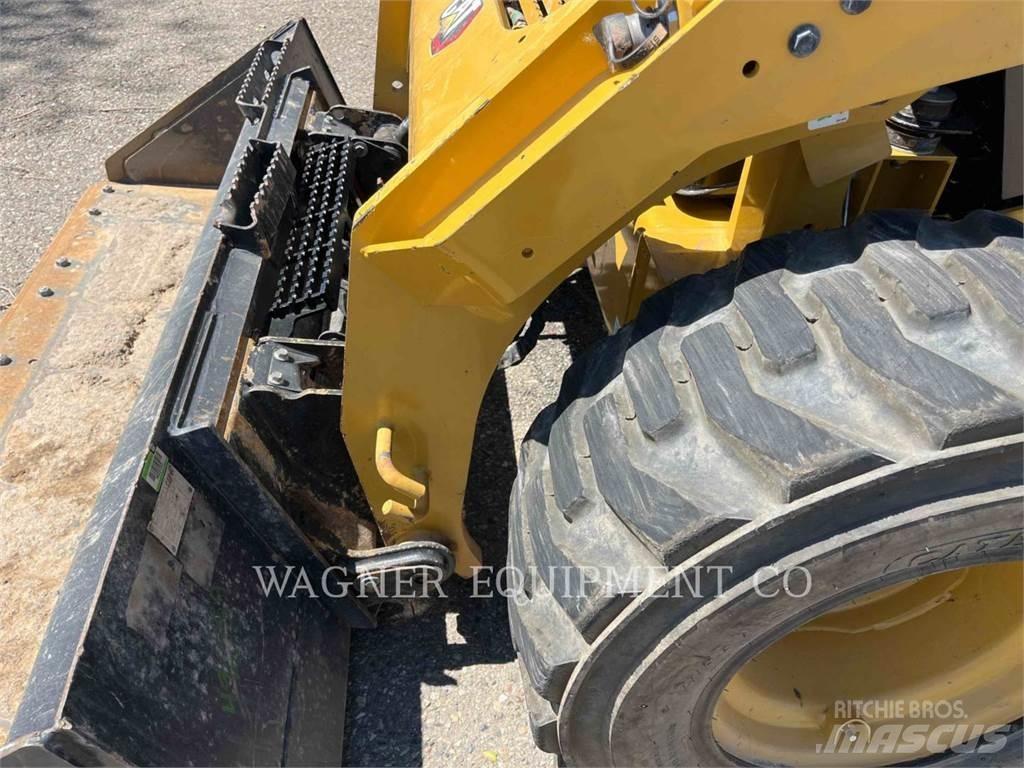 CAT 246D3 Мини товарачи
