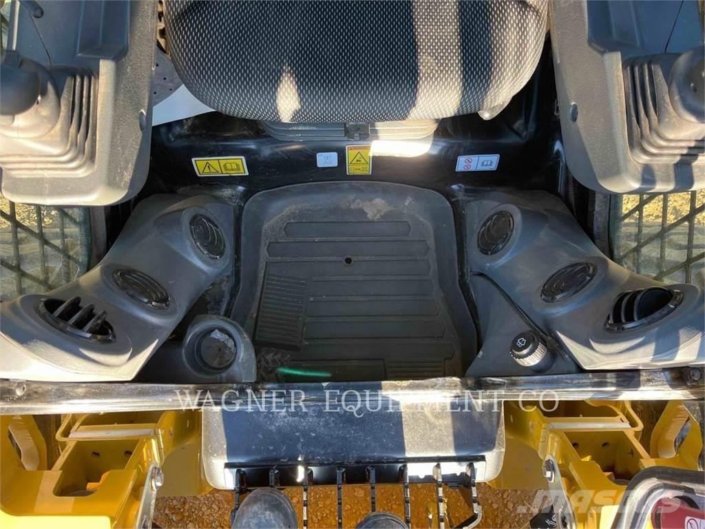 CAT 246D3 Мини товарачи
