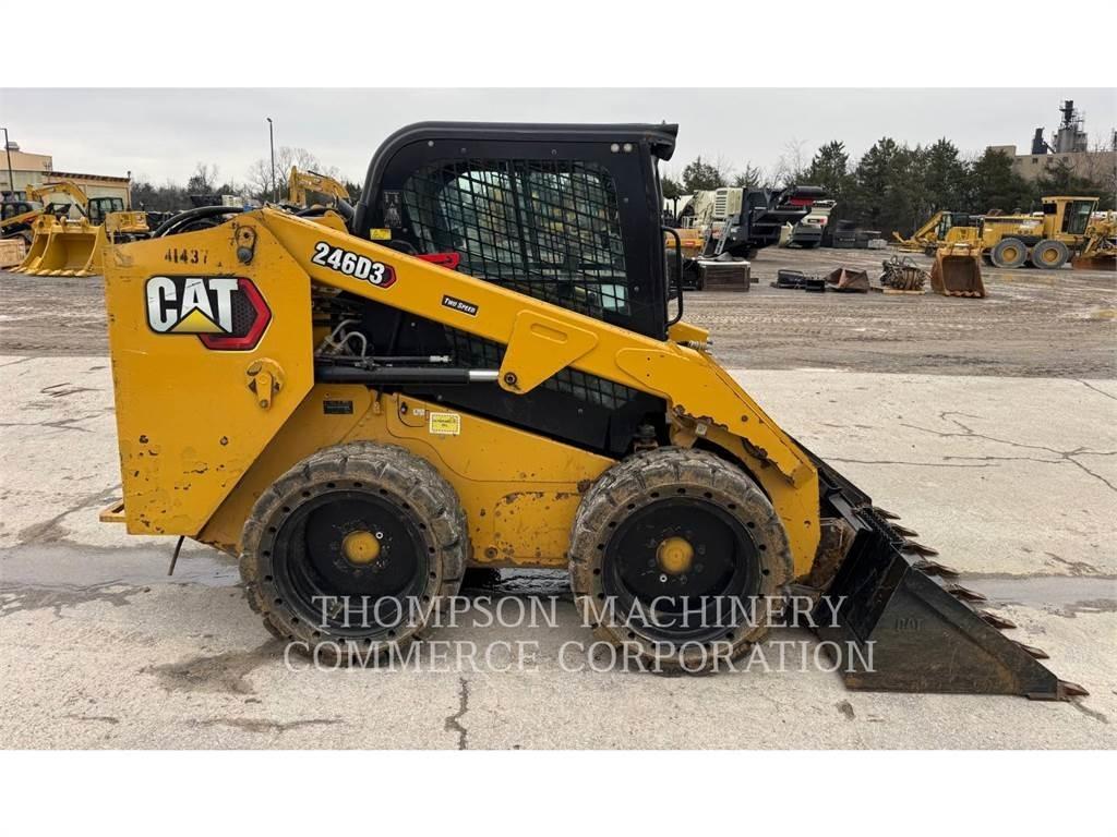 CAT 246D3 Мини товарачи
