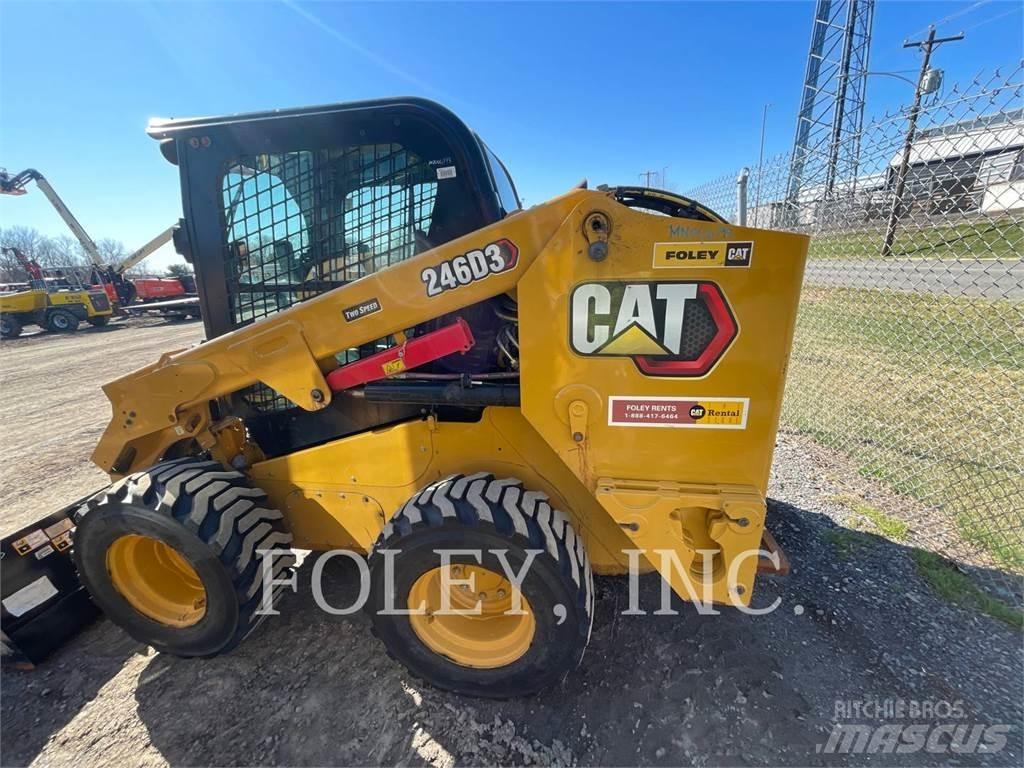 CAT 246D3 Мини товарачи
